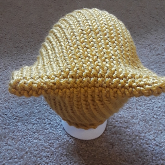 Handmade cat ear beanie (mustard) - Picture 3 of 4
